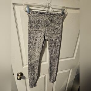 Lululemon Wunder Under Leggings Size 4